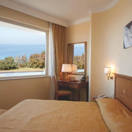 Tirreno ホテル 4*