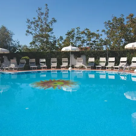 Tirreno ホテル 4*