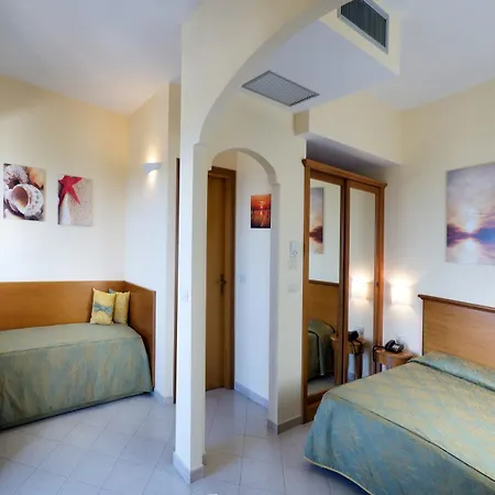 Tirreno Hotell