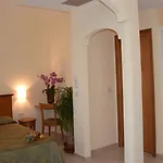 Tirreno Szálloda