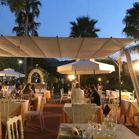 Szálloda Tirreno 4*