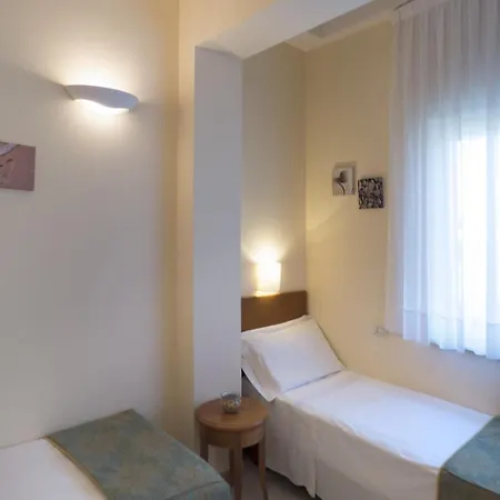 Ξενοδοχείο Tirreno 4*
