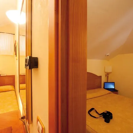 Tirreno Szálloda 4*