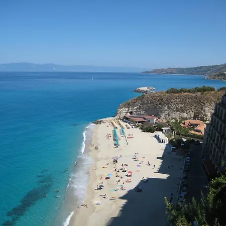 Szálloda Tirreno 4*